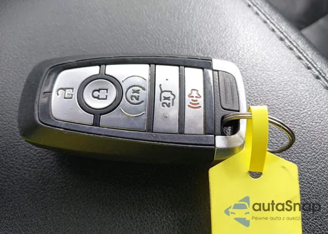 2020 Ford Edge Titanium z USA, uszkodzony, nr VIN 2FMPK4K91LBB35370